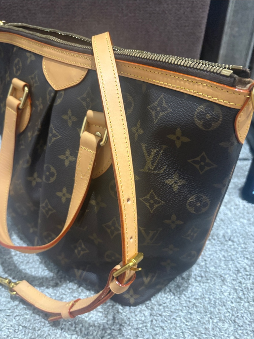 Louis Vuitton - Picture 12 of 16